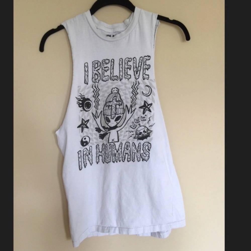 Black Matter muscle tank Alien believes in humans